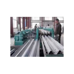 質(zhì)量好的三波護欄板機組哪里買，南通護欄板機
