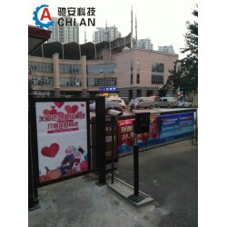 馳安科技提供銷量好的銀川關(guān)人行廣告門，產(chǎn)品有保障，傾銷銀川人行廣告門